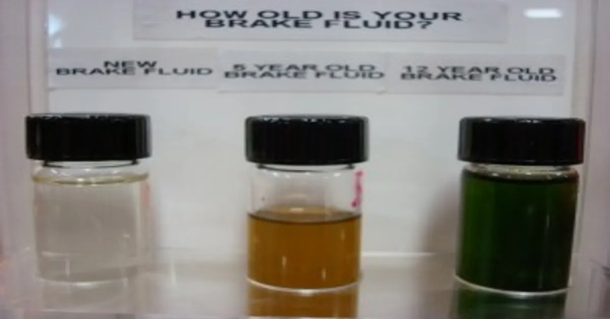 brake fluid amber color